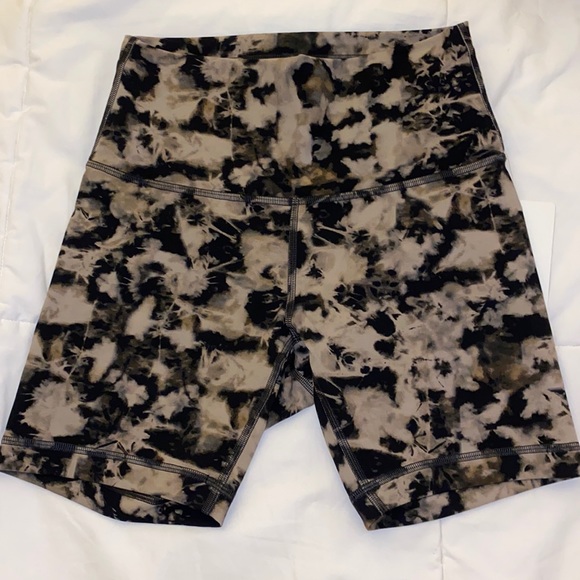 lululemon athletica Pants - NEW Wunder Train HR Short 6”